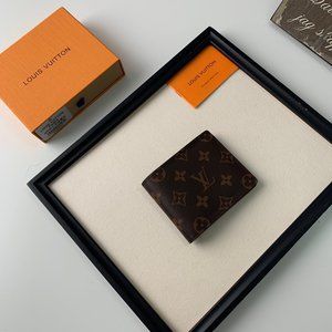 Louis Vuitton Short Men's Brown Wallet Half Fold
